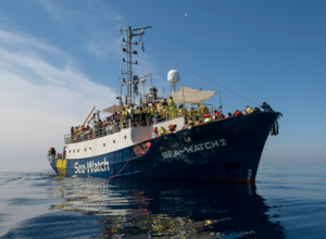 Assalto armato libico alla Sea-Whatch in acque internazionali. La prima risposta dall'Italia: 